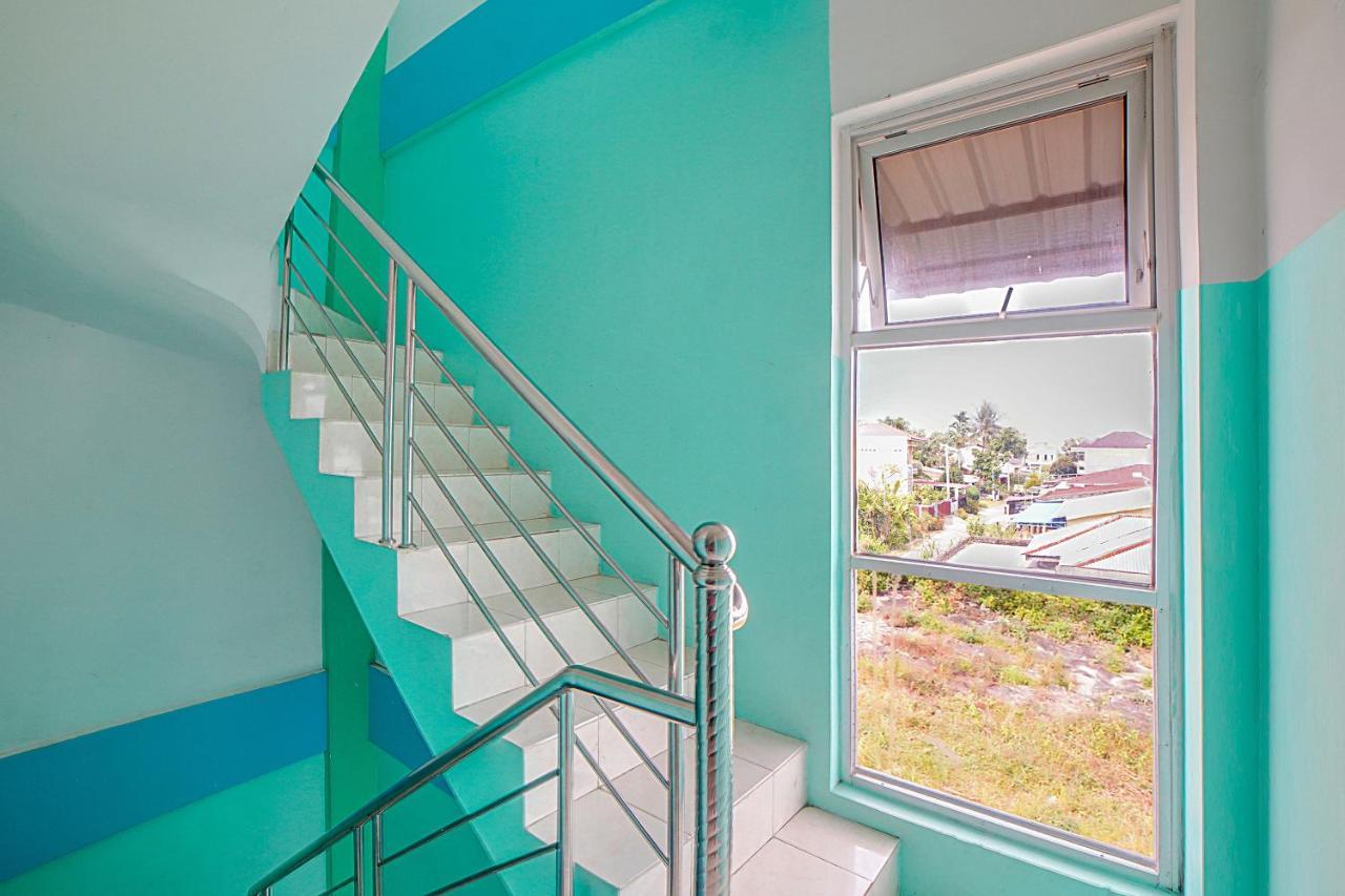 Oyo 90637 Rumah Ni Karo Medan Esterno foto