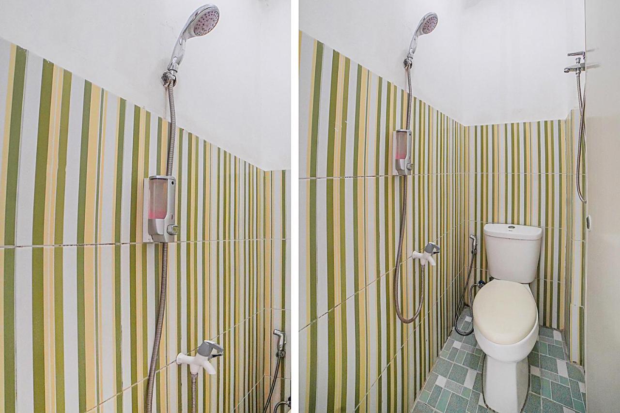 Oyo 90637 Rumah Ni Karo Medan Esterno foto