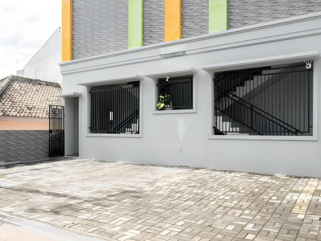 Oyo 90637 Rumah Ni Karo Medan Esterno foto